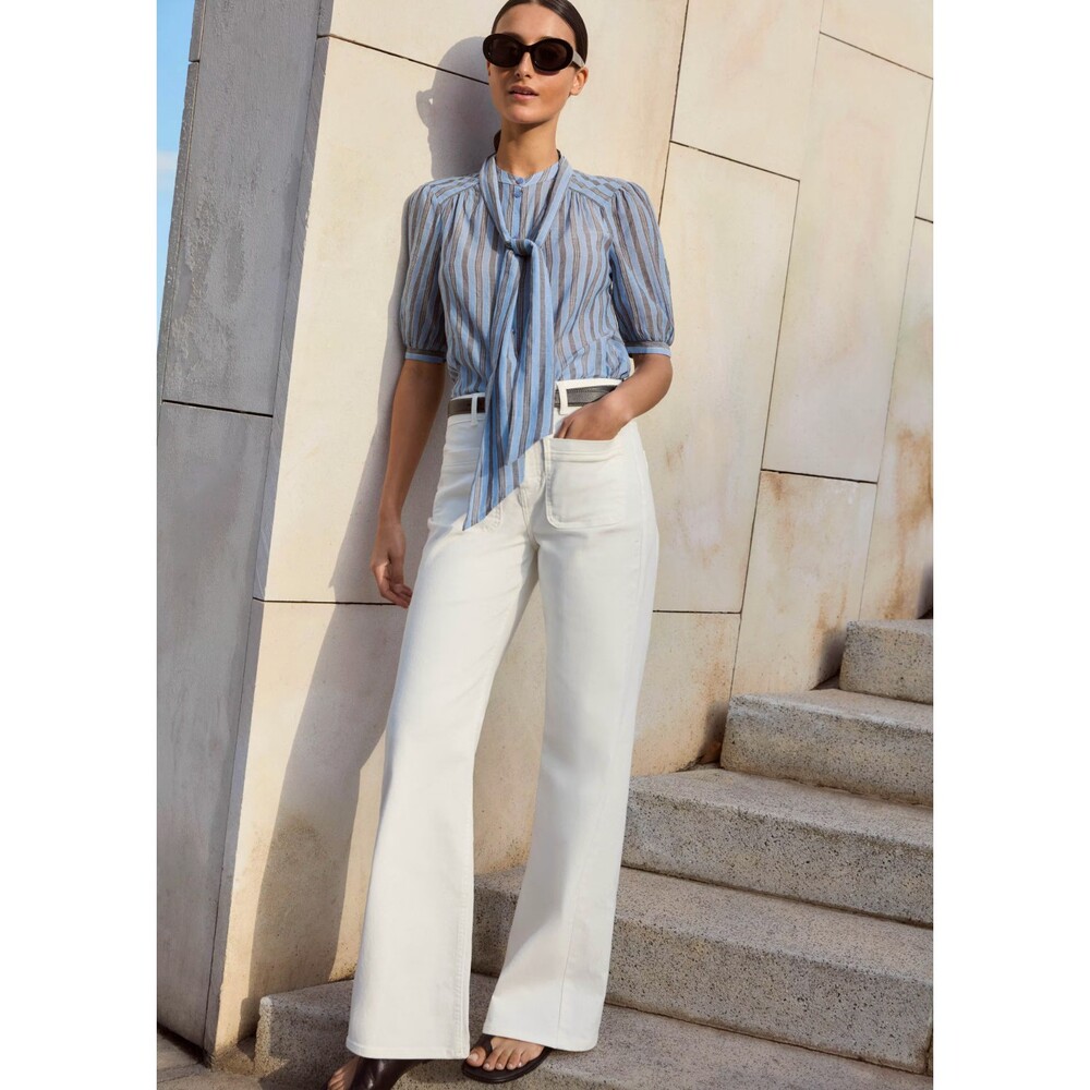 Me+Em Patch Pocket Subtle Flare Jean in White Size 31 Mid Rise Straight Leg